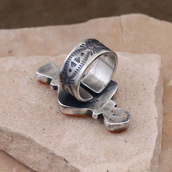 Irregular shell adjustable ring w/orange spiny oyster