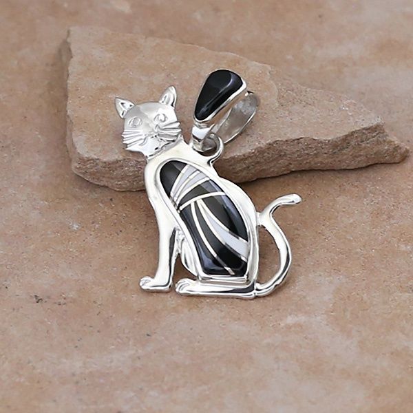 Navajo inlay cat pendant