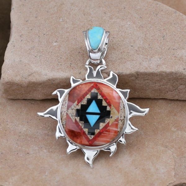 Red rug pattern Sun pendant