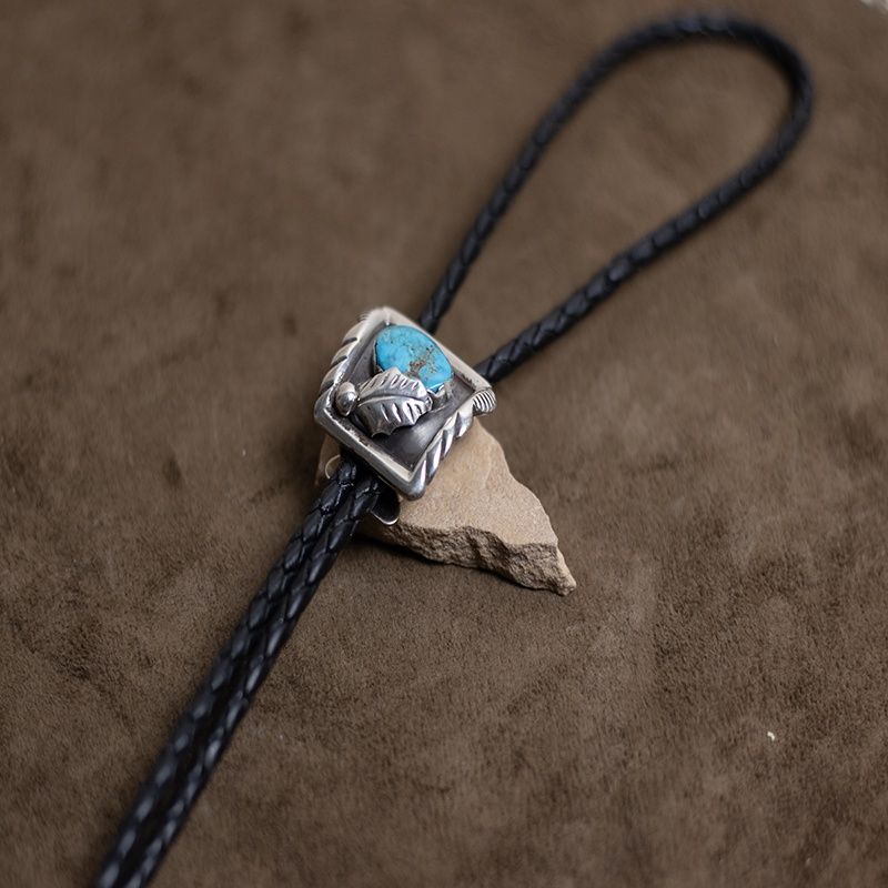 1970s Simple Handcrafted Single Stone and Feather Design Bolo Tie