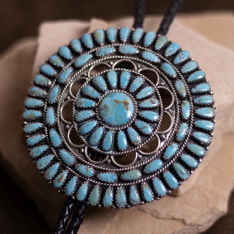 1970&#39;s  Vintage Circular Petite Pointe Bolo Tie