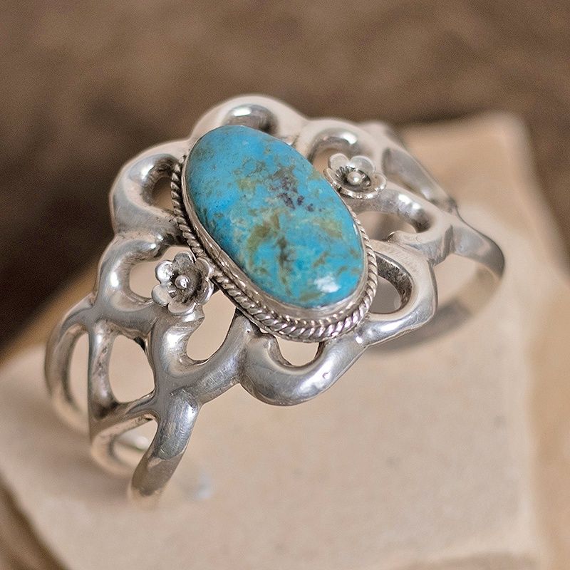 Large single stone sandcast Navajo Bracelet
