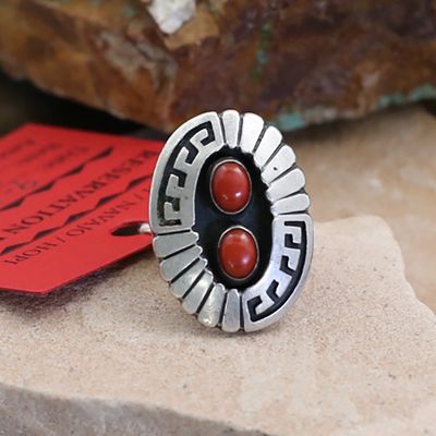 Shadow box design w/ coral-Pawn Jewelry