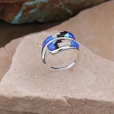 Adjustable blue rug pattern ring