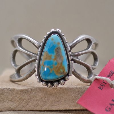 Single stone Navajo sandcast bracelet-Pawn Jewelry