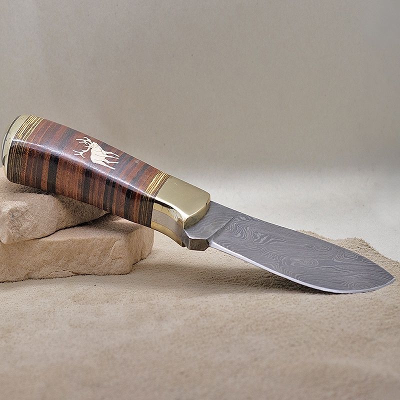 Unique wood handle knife w/Damascus blade