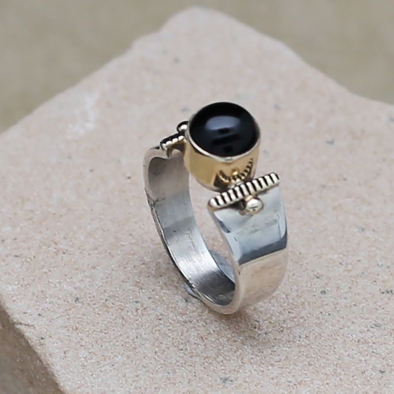 14KT Gold &amp; Silver w/ Black Onyx stone-, Ring Size: 6