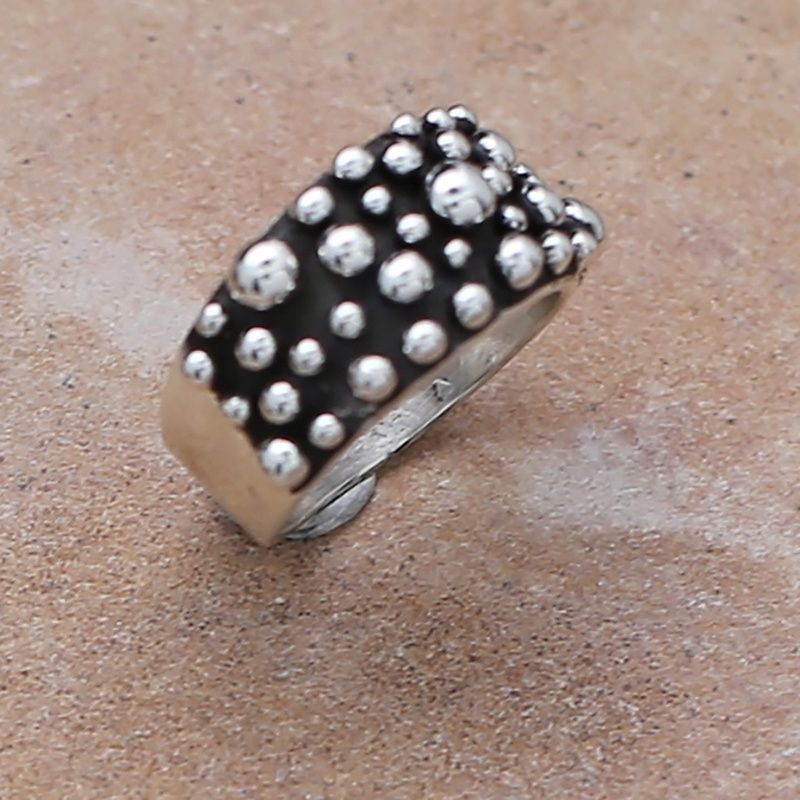 Thin band ring w/Rain Drop design, Ring Size: Bil828