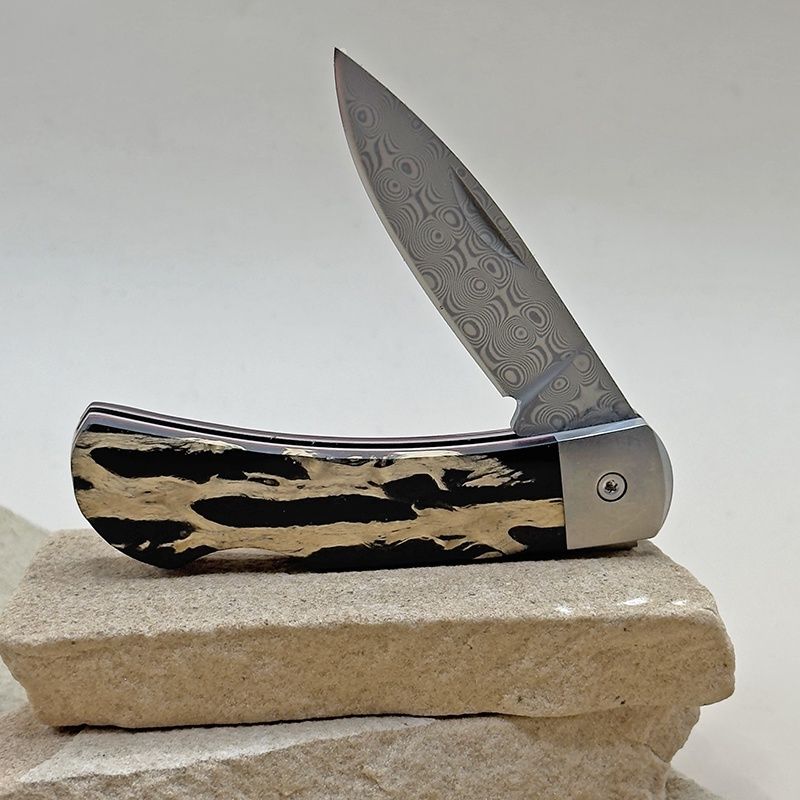 Damascus blade pocket knife w/ cholla wood