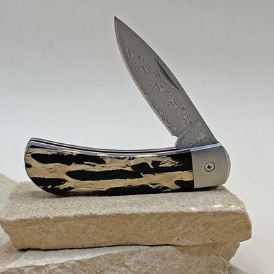 Damascus blade pocket knife w/ cholla wood
