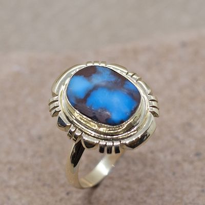 Bisbee turquoise ring- saw cut mounting