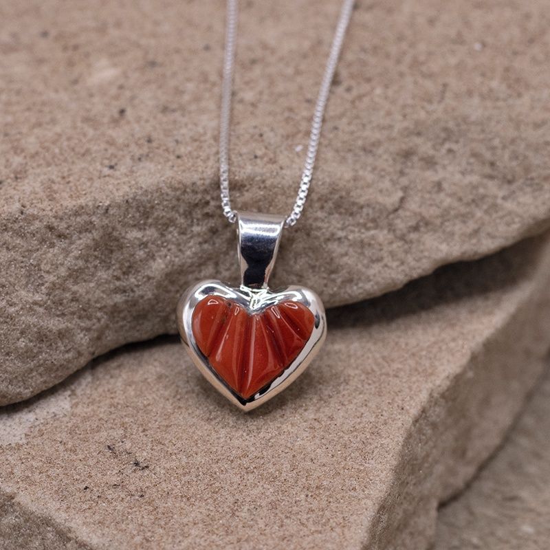 Small heart pendant w/red coral inlay