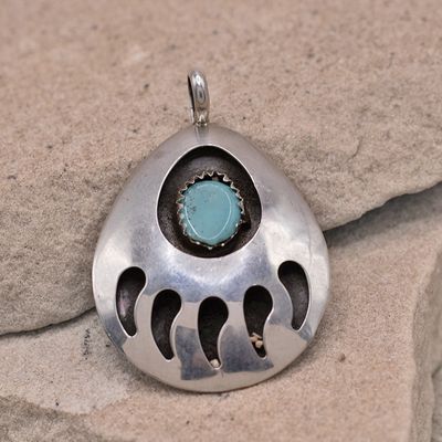 Bearclaw Pendant with Turquoise Stone