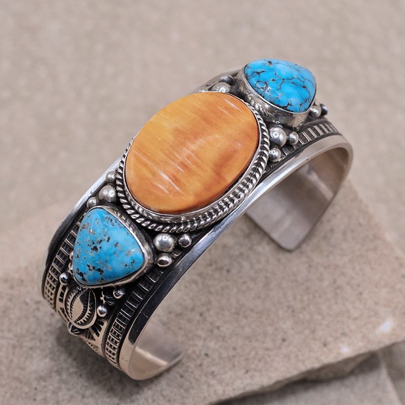 Large spiny oyster and turquoise bracelet- Happy Piaso