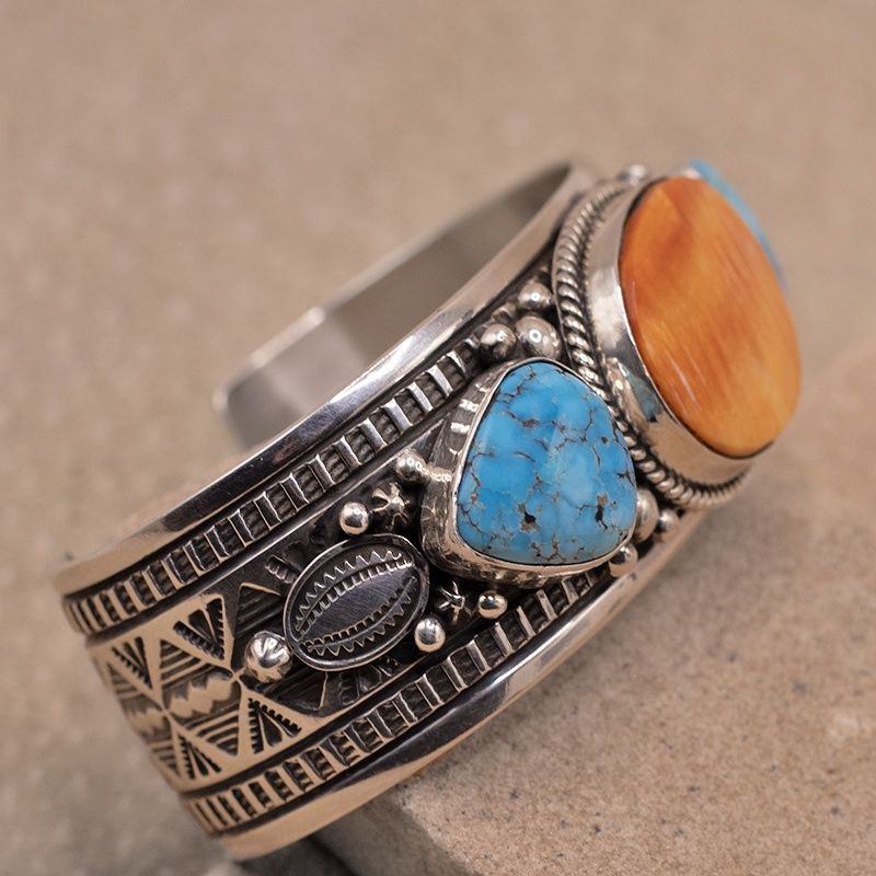 Large spiny oyster and turquoise bracelet- Happy Piaso