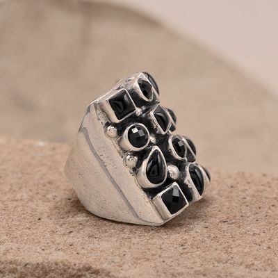 Faceted stone ring w/black onyx