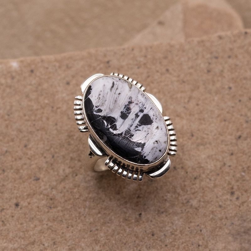 Single White Buffalo Ring with Sawcut Details