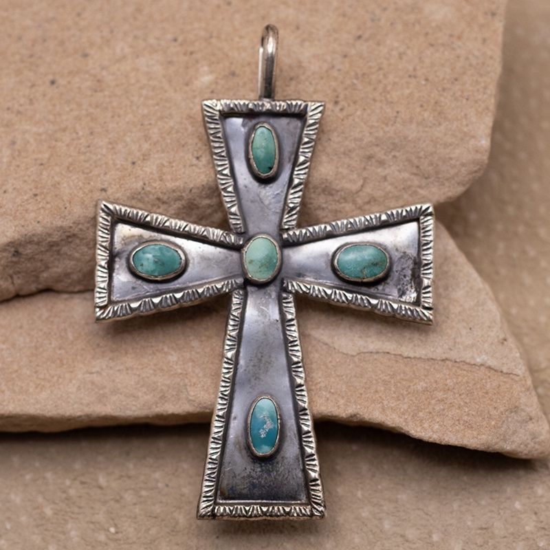 Large Pawn Cross with 5 Stones