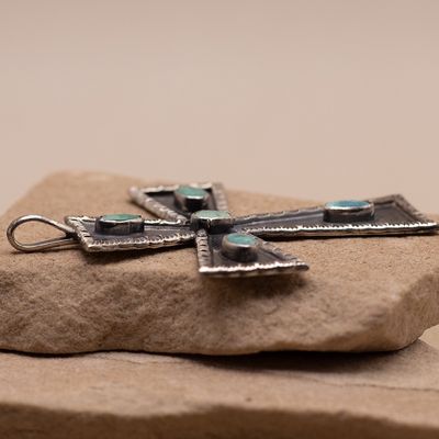 Large Pawn Cross with 5 Stones