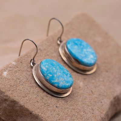 Light-Colored Single-Stone Dangle Kingman Earrings