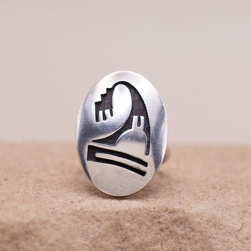 Overlay Style Wave Design Ring