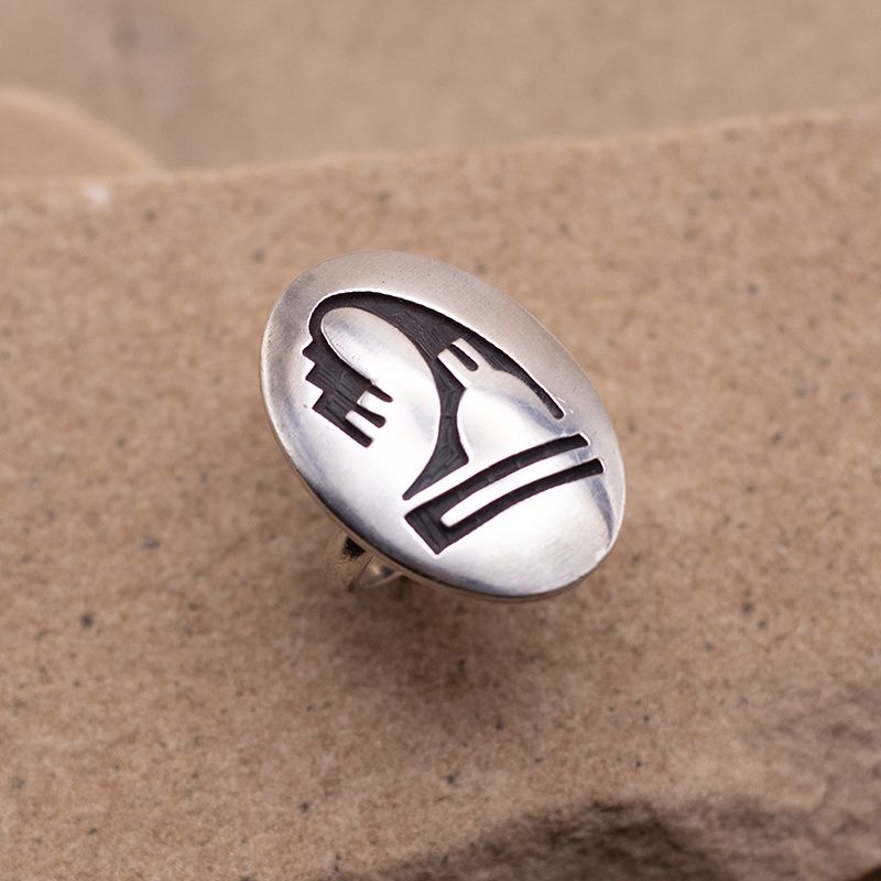 Overlay Style Wave Design Ring