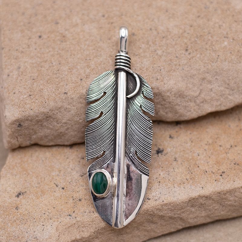 Feather pendant with Malachite