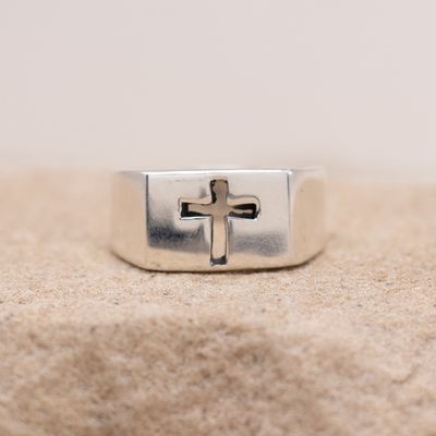 Small Cut Out Design Cross Ring