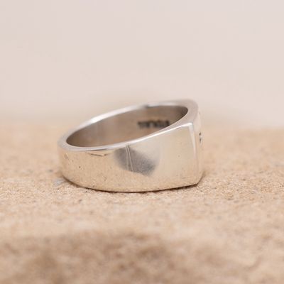 Small Cut Out Design Cross Ring