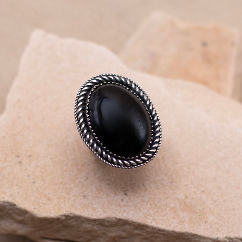 Large Oval Onyx Ring with Twist Wire