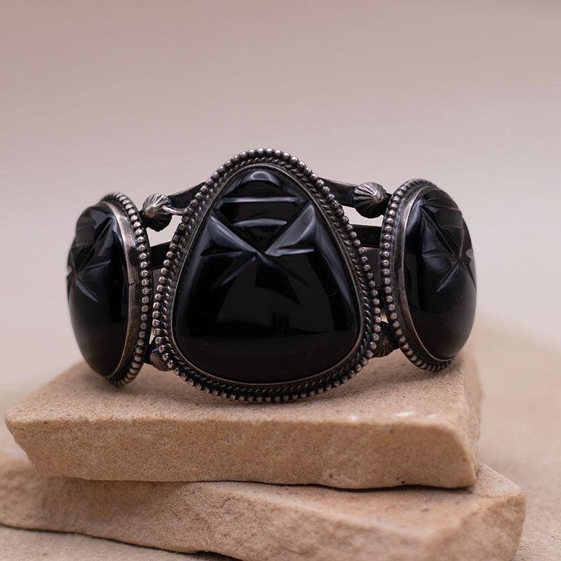 1950's Onyx Chief Face cuff