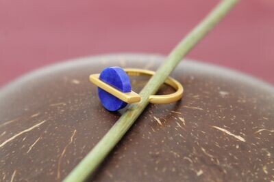 Zilveren vermeil ring met ronde Lapis Lazuli