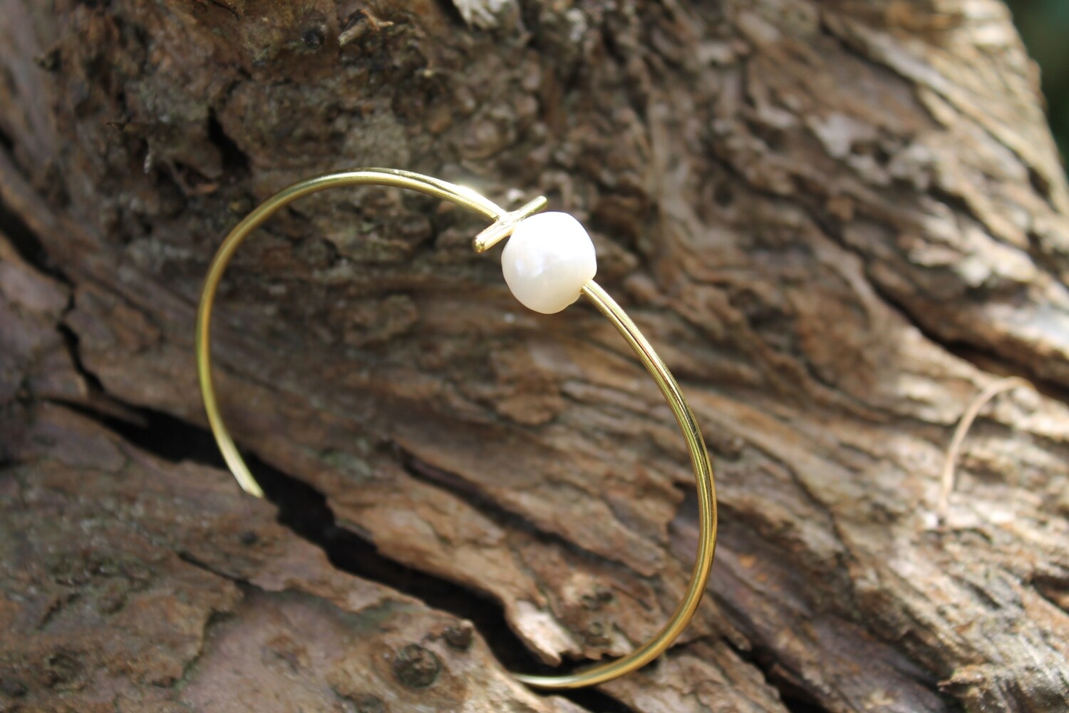 Vergulde armband met barokparel