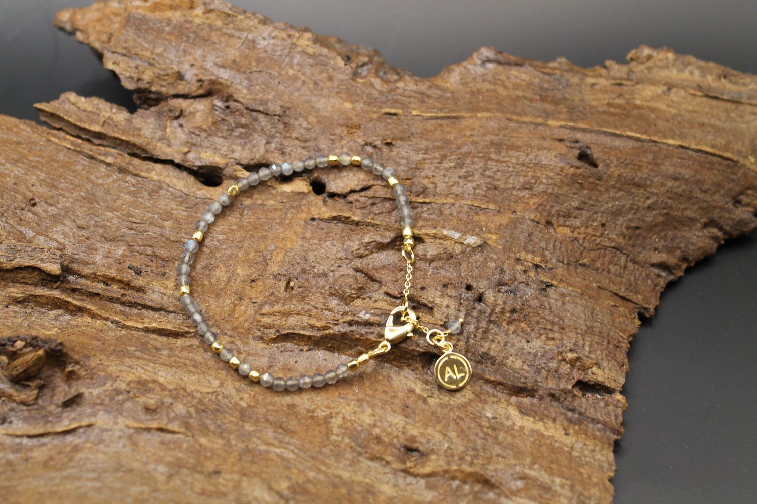 Fijn armband met labradoriet steen