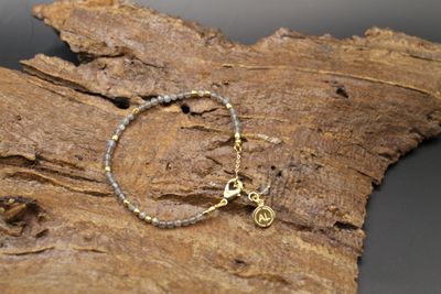 Fijn armband met labradoriet steen