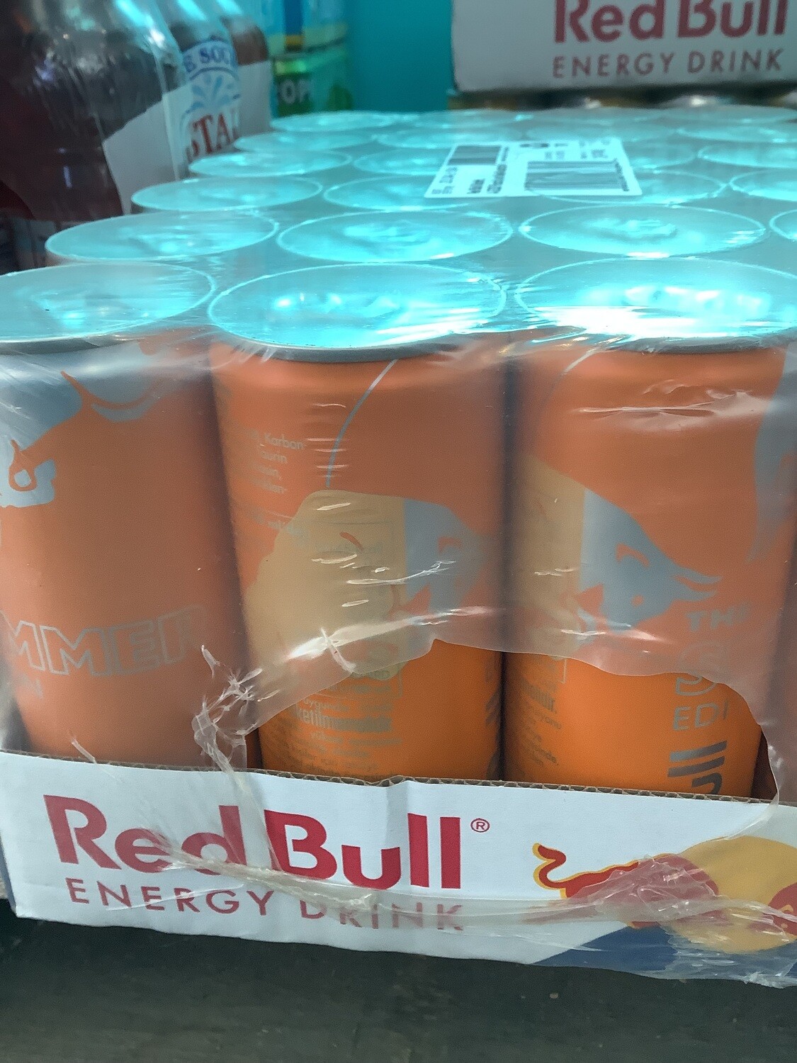 Red bull abrikoos aardbei