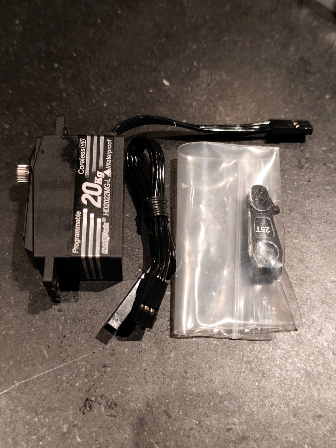 Servo HD2022 STD waterproof 20kg