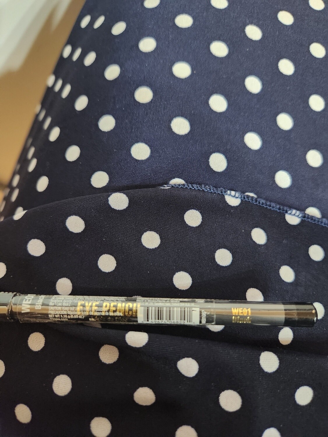 Silky smooth eye pencil black