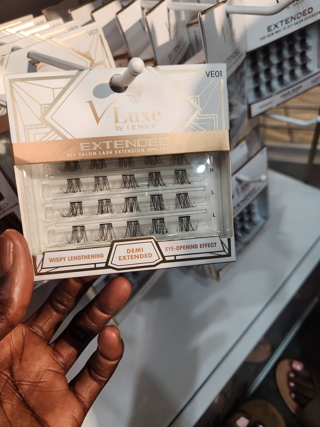 Vluxe extended wispy 