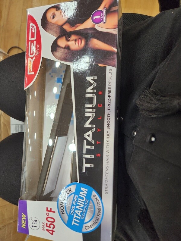 Red Titanic styler 1/1/4
