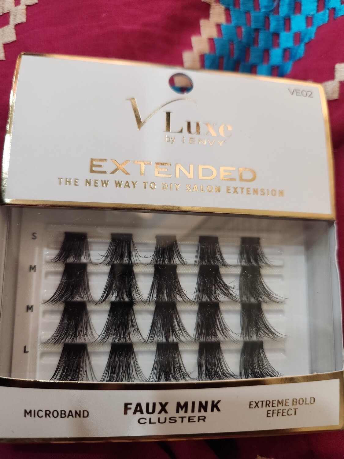 V luxe extended faux mink cluster 