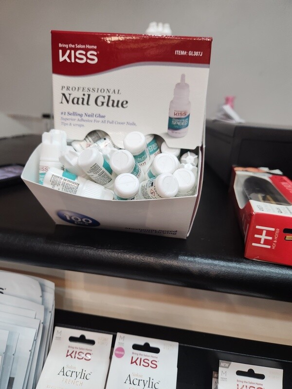 Kiss nail glue