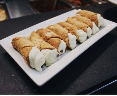 CANNOLI CANNOLI