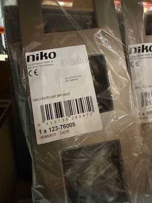 Niko Vijfvoudige afdekplaat, 71 mm centerafstand, Intense bronze - 123-76005