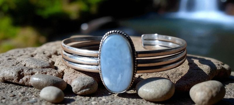 Handgemaakte armband zilver op brons met Blauwe Opaal