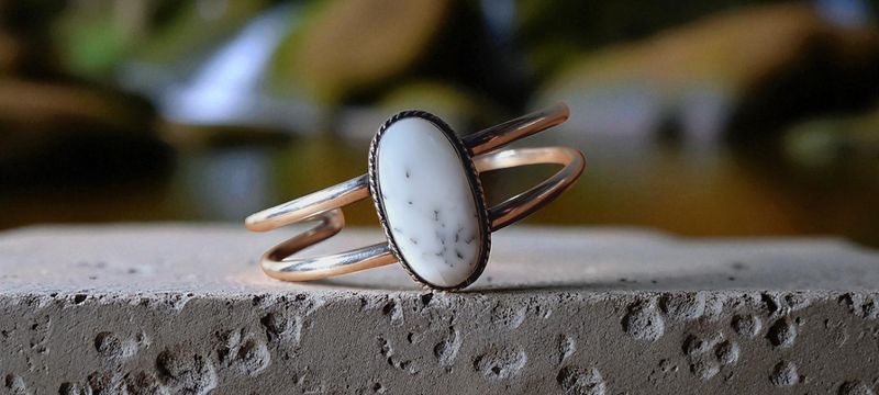 Handgemaakte armband zilver op brons met Dendriet Opaal