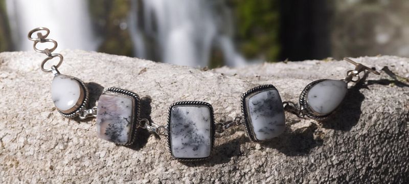 Handgemaakte armband zilver op brons met Dendriet Opaal