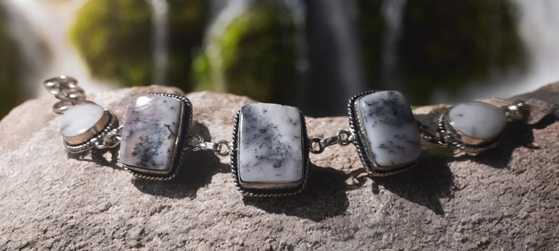 Handgemaakte armband zilver op brons met Dendriet Opaal