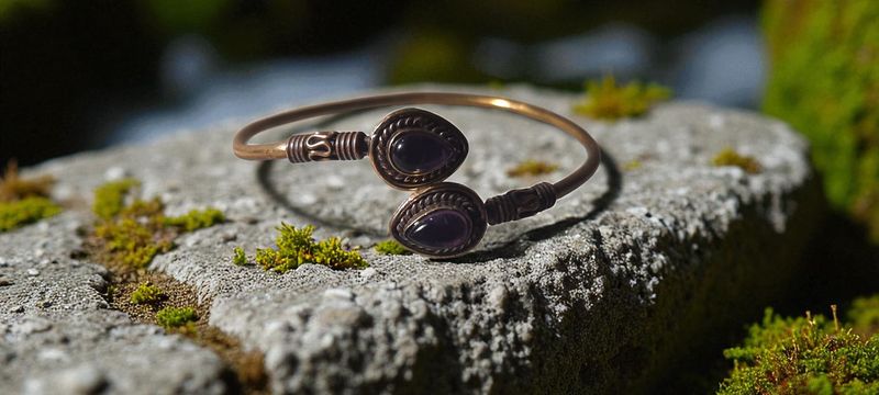Handgemaakte armband verguld brons met Amethist