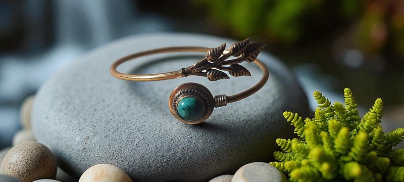 Handgemaakte armband verguld brons met Malachiet
